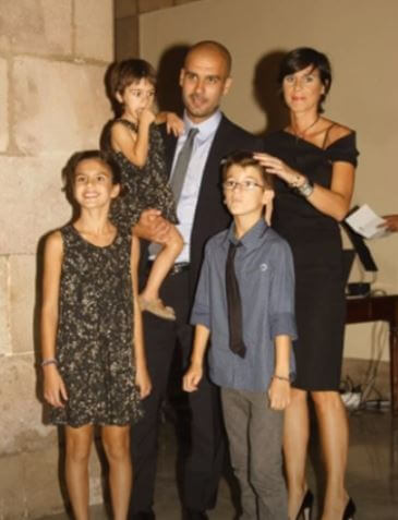 Pere Guardiola brother Pep Guardiola with his family.